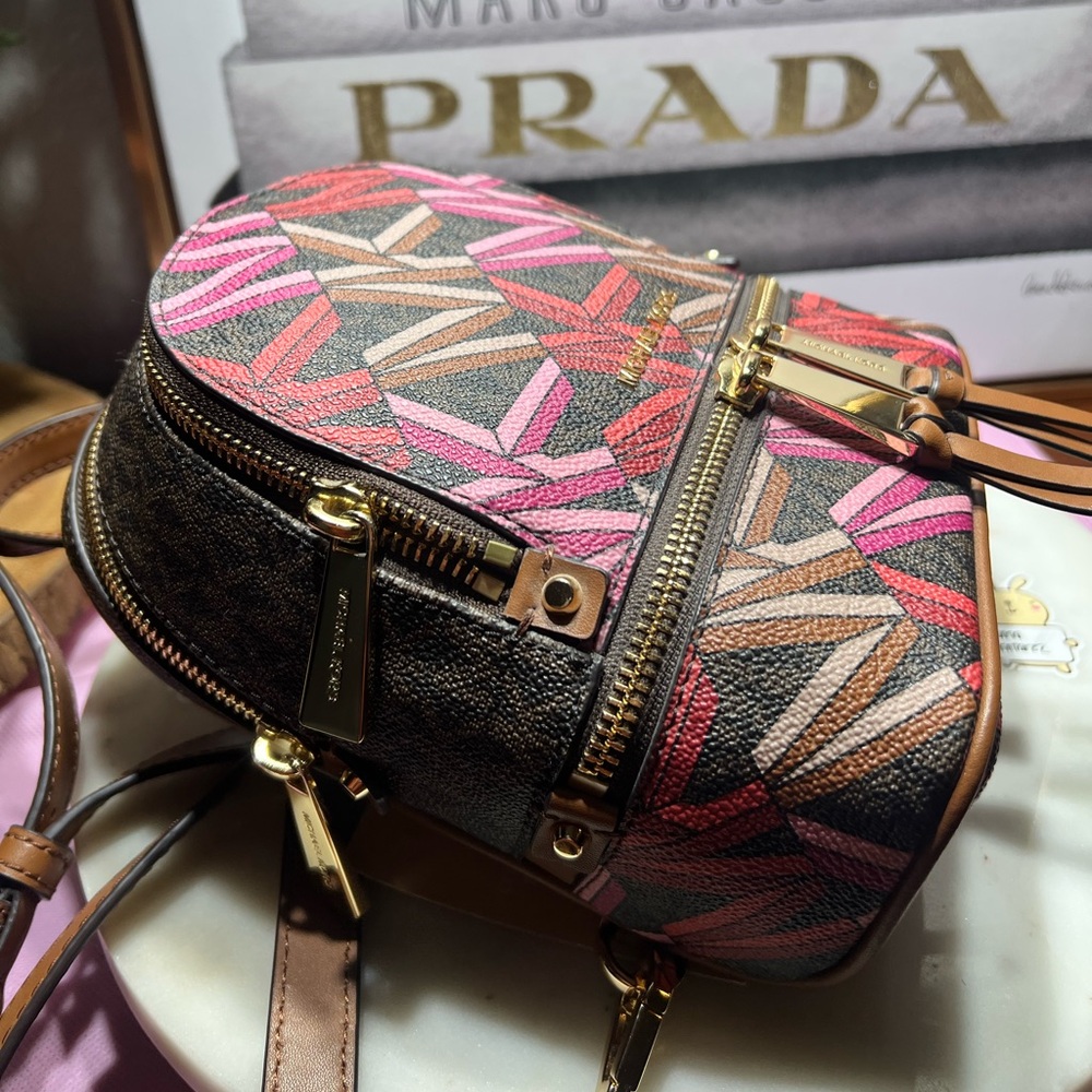 Michael Kors Rhea Zip 
Messenger Backpack Brown
Multi Geometric Pattern NWT - Picture 11 of 17
